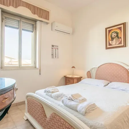 4 Bedroom Awesome In Santa Maria Del Focall *