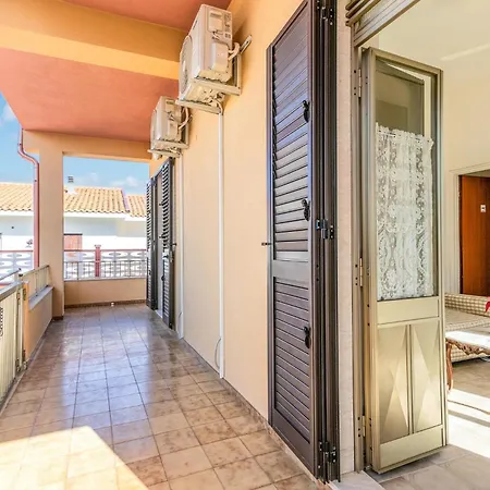 4 Bedroom Awesome In Santa Maria Del Focall 度假居 圣玛丽亚德尔法加洛