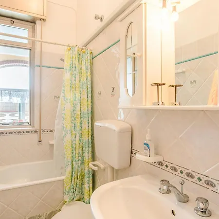 4 Bedroom Awesome In Santa Maria Del Focall * 圣玛丽亚德尔法加洛