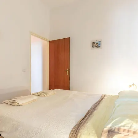 4 Bedroom Awesome In Santa Maria Del Focall Santa Maria Del Focallo